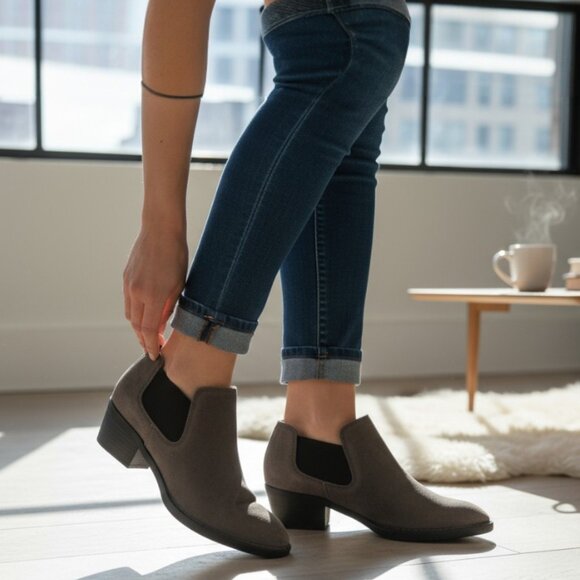 Born Dallia Charcoal Gray Leather Suede Slip On Ankle Boot Size 9 - Picture 2 of 9